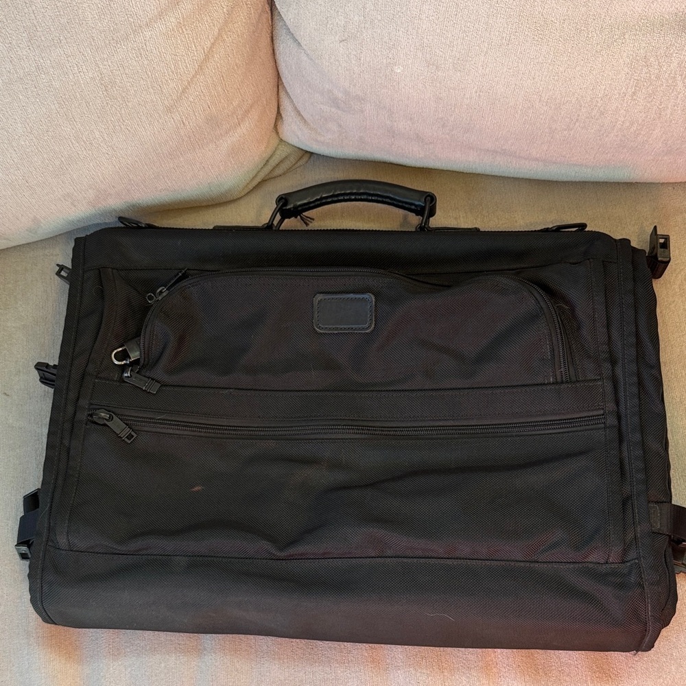 Tumi Black Luggage Travel Bag Durable Nylon - Picture 2 of 14